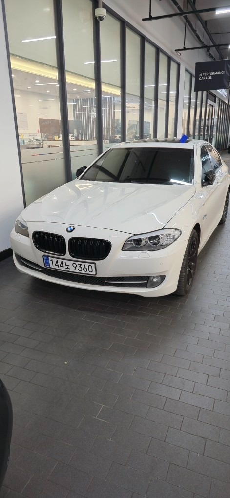 5시리즈 F10 528 i xDrive (245마력) 매물 썸네일