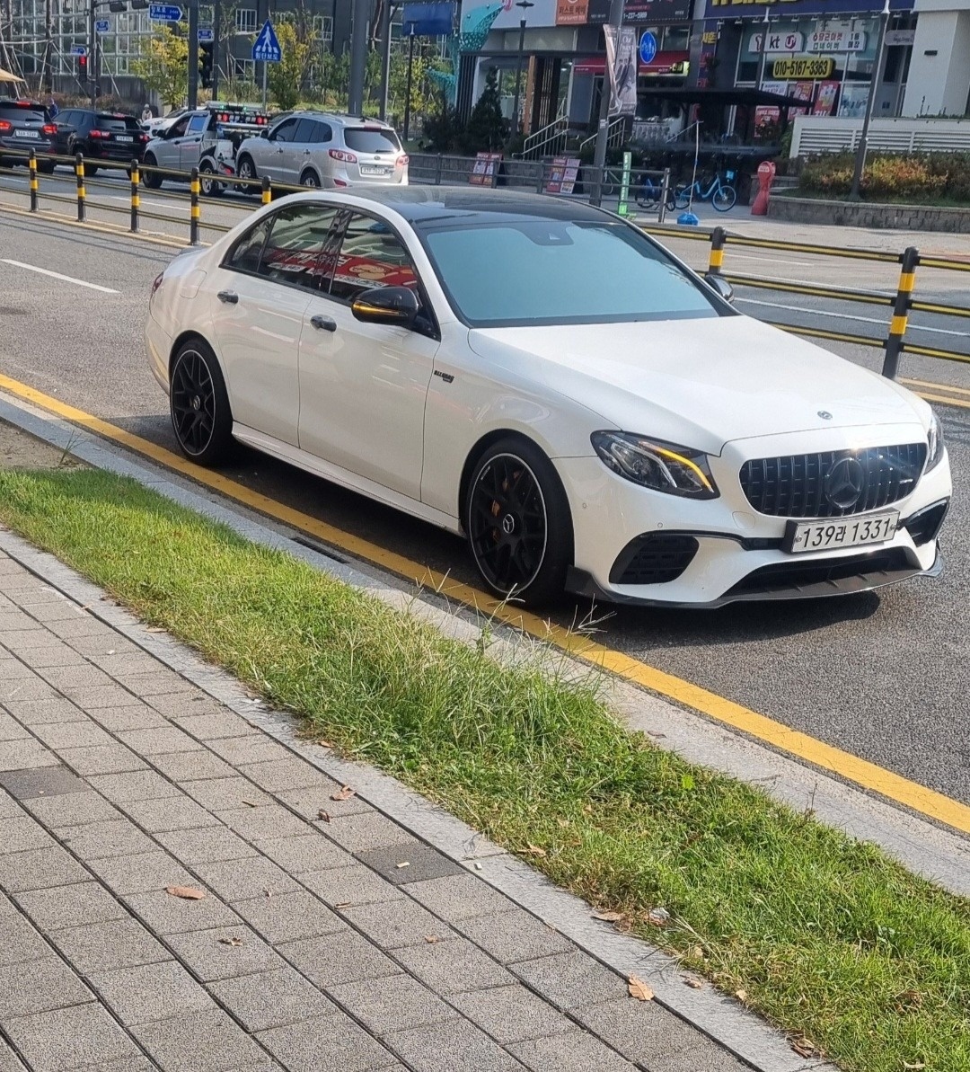 E 클래스 W213 E200 아방가르드 매물 썸네일