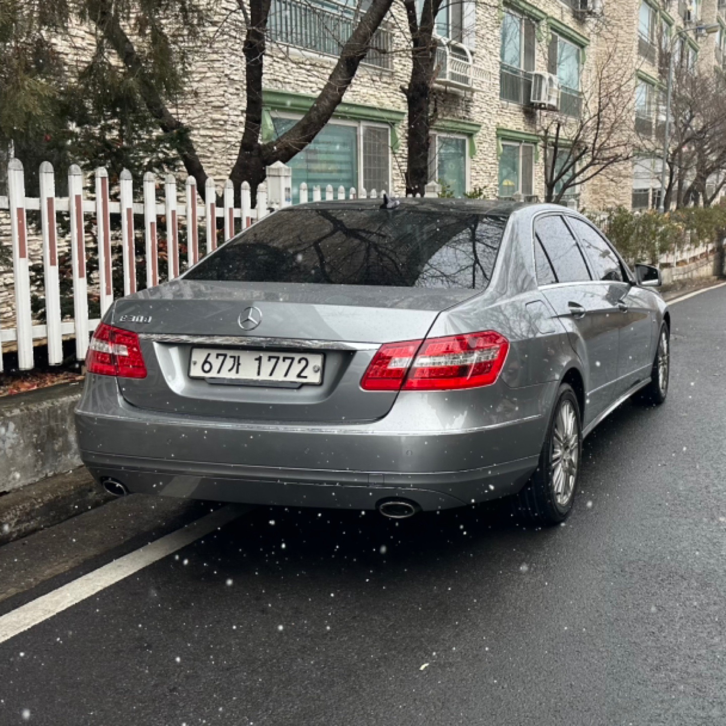 E 클래스 W212 E300 후기형 (252마력)엘레강스 매물 썸네일