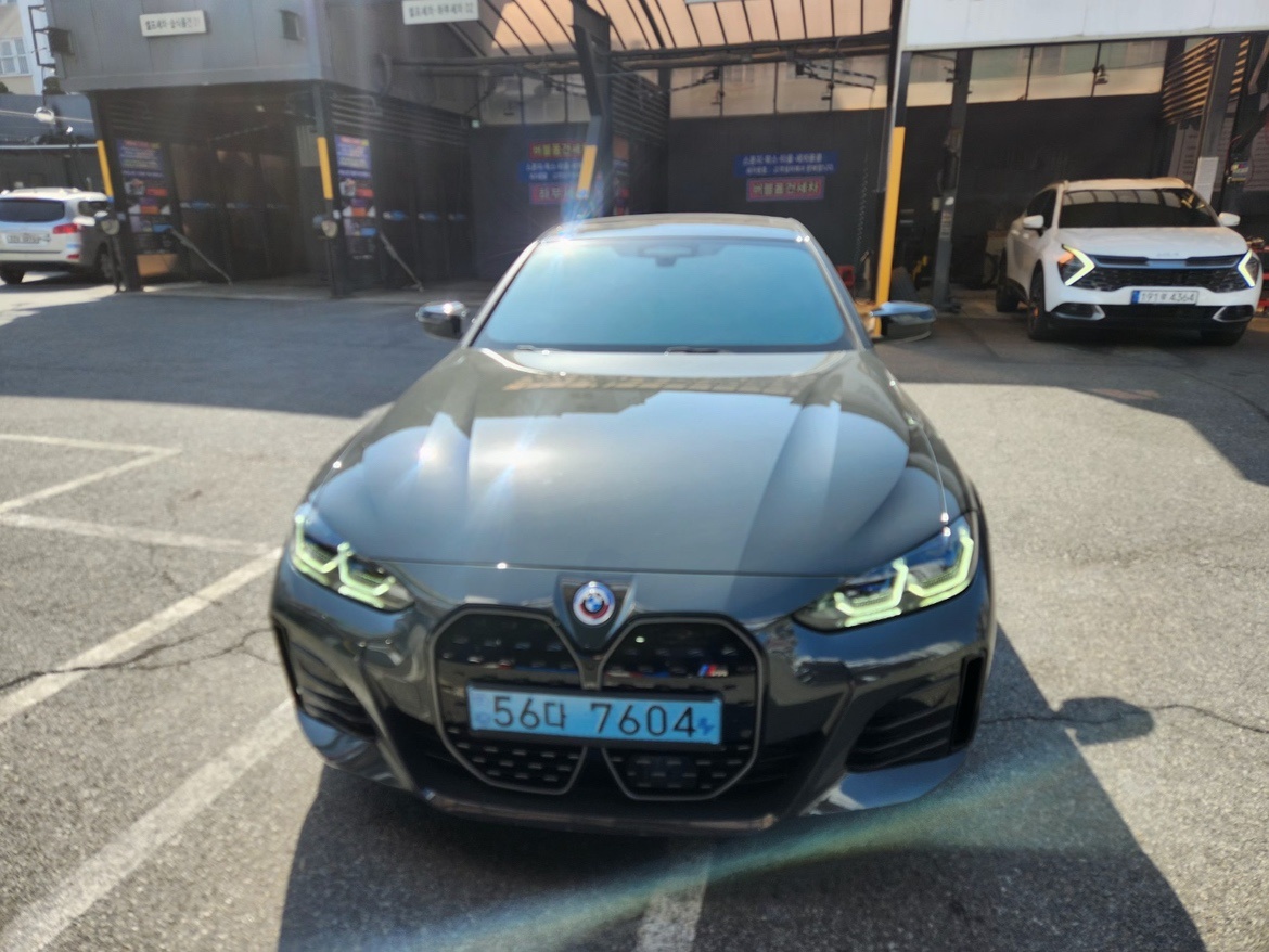 i4 그란쿠페G26 M50(84kWh) xDrive 프로 매물 썸네일