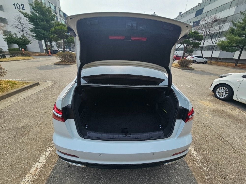 A6 C8/4A 45 TFSI 콰트로 (252마력)프리미엄 매물 썸네일
