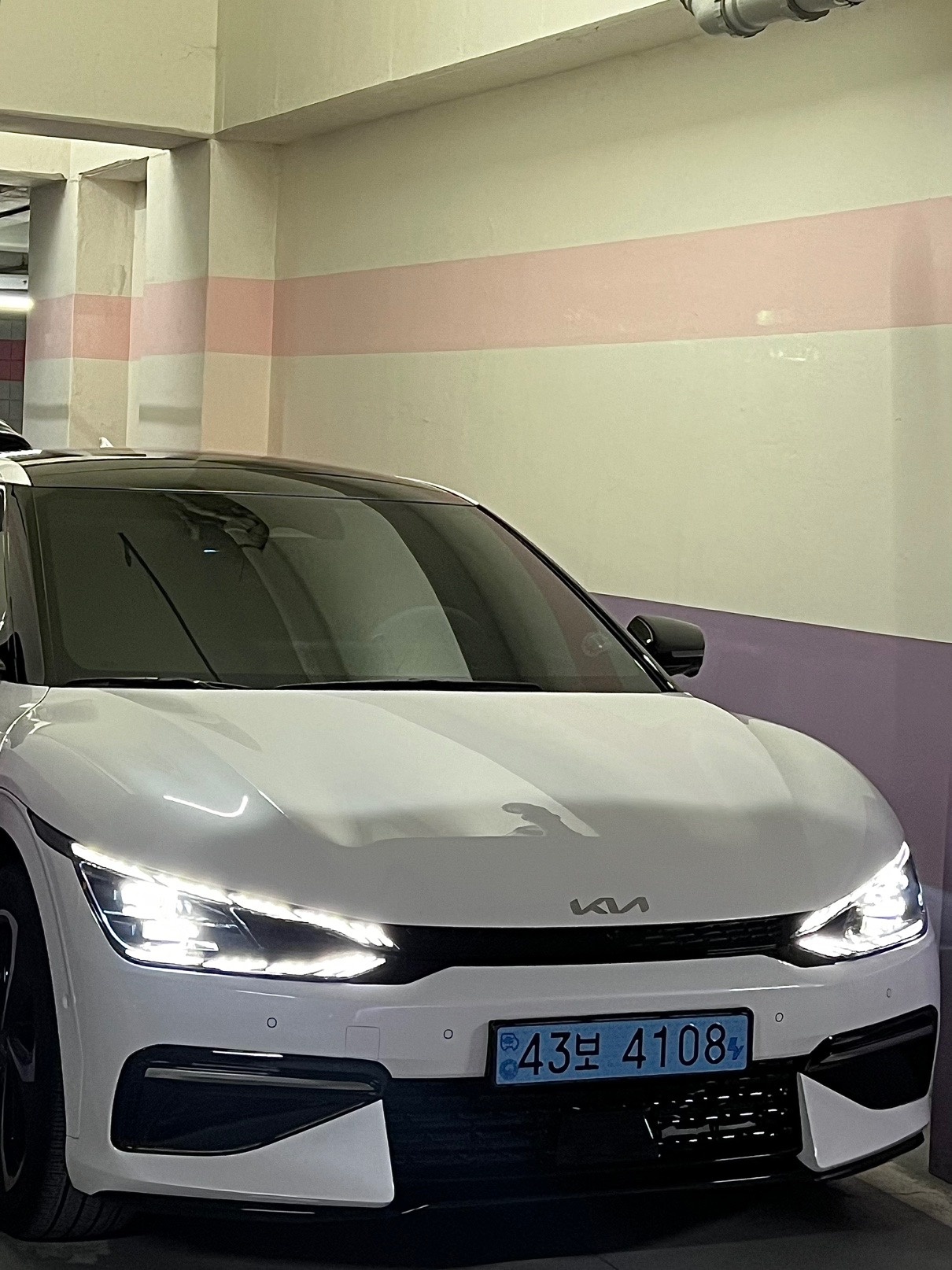 EV6 CV BEV(롱레인지/77.4kWh) RWD GT-Line(434km) 매물 썸네일