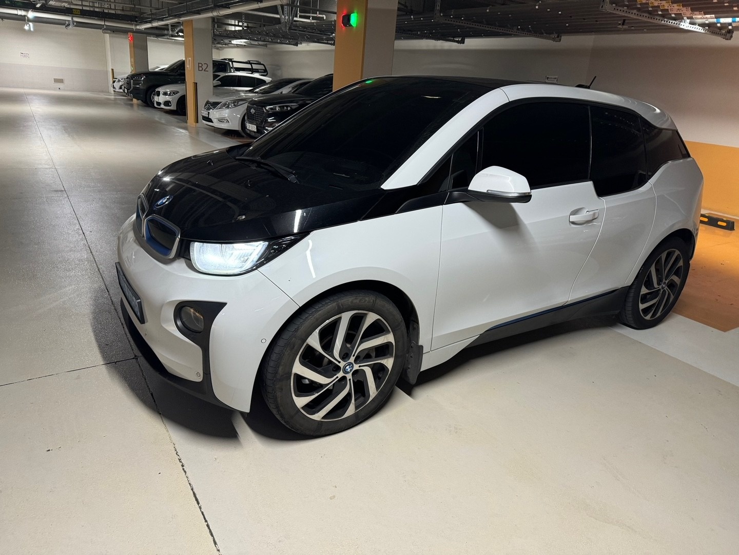 i3 IO1 BEV(22.6kWh) FWD (170마력) 매물 썸네일