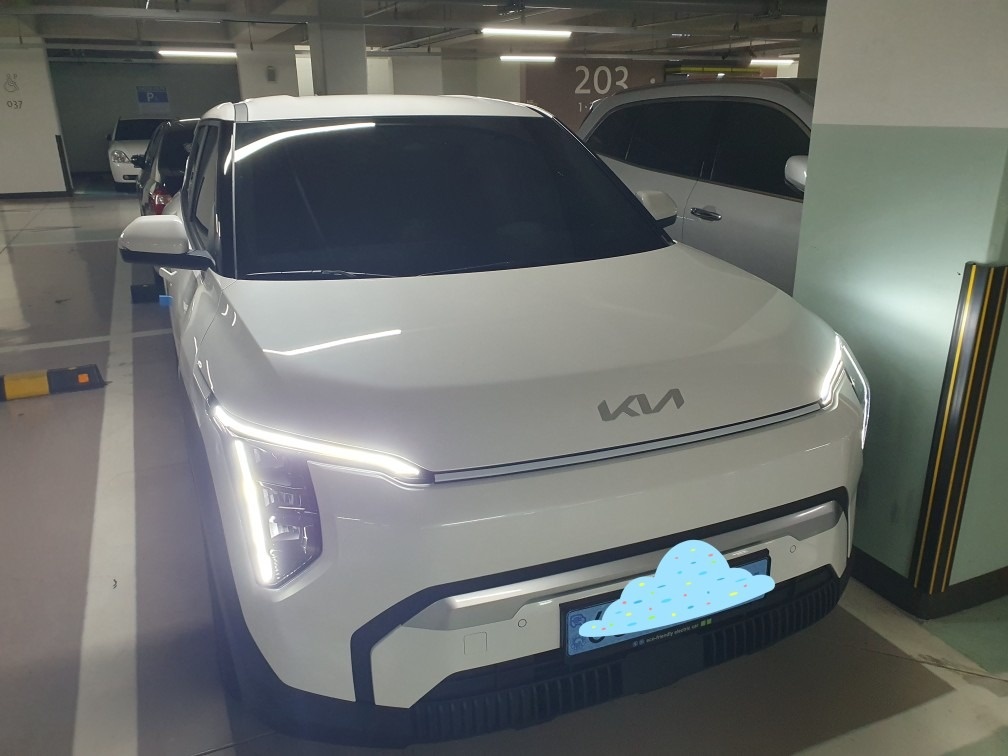 EV3 SV1 BEV(롱레인지/81.4kWh) FWD 에어(501km) 매물 썸네일