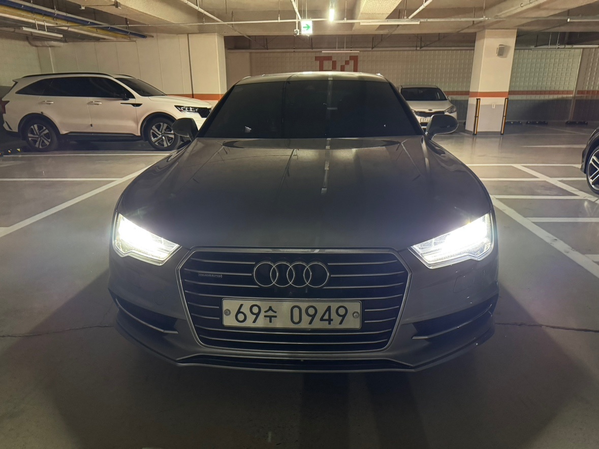 A7 Sportback 4G8 40 TFSI 콰트로 (252마력) 매물 썸네일