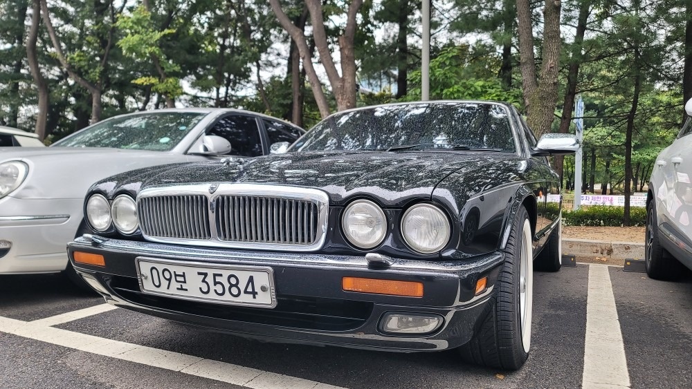 XJ-6 X300 3.2 매물 썸네일