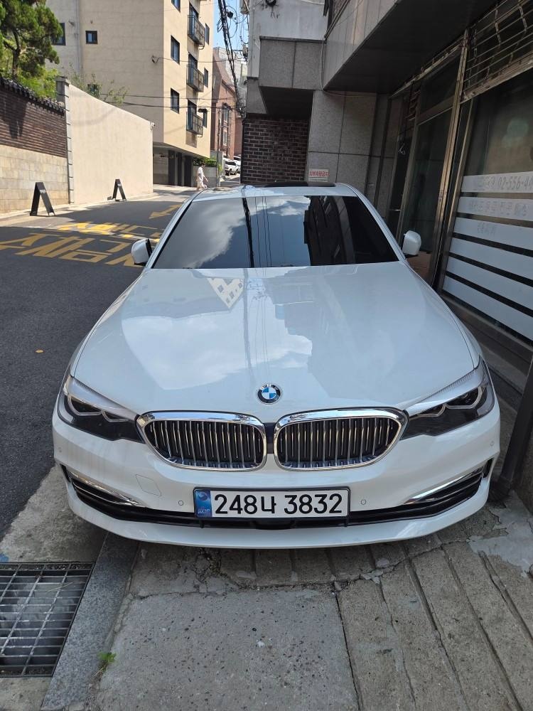 5시리즈 G30 520 i 전기형 (184마력)럭셔리 매물 썸네일