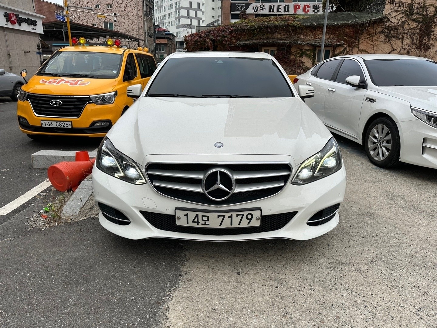 E 클래스 W212 E220 CDI 후기형 (170마력)아방가르드 매물 썸네일