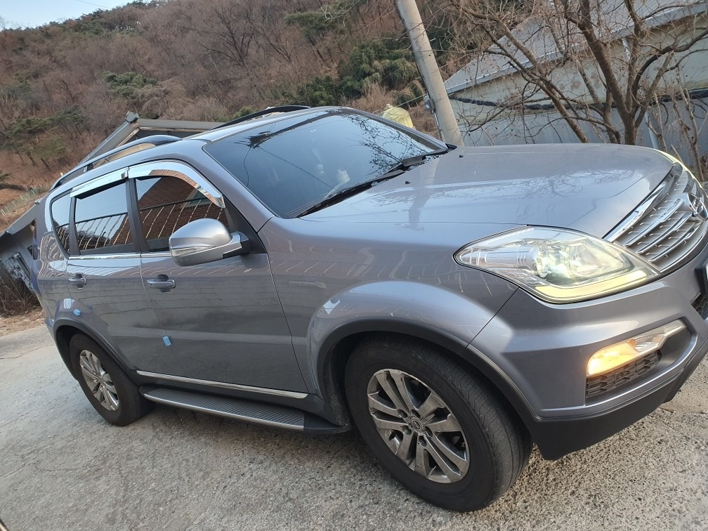 렉스턴 W Y200 7인승(RX7 2.0) 4WD 노블레스 매물 썸네일