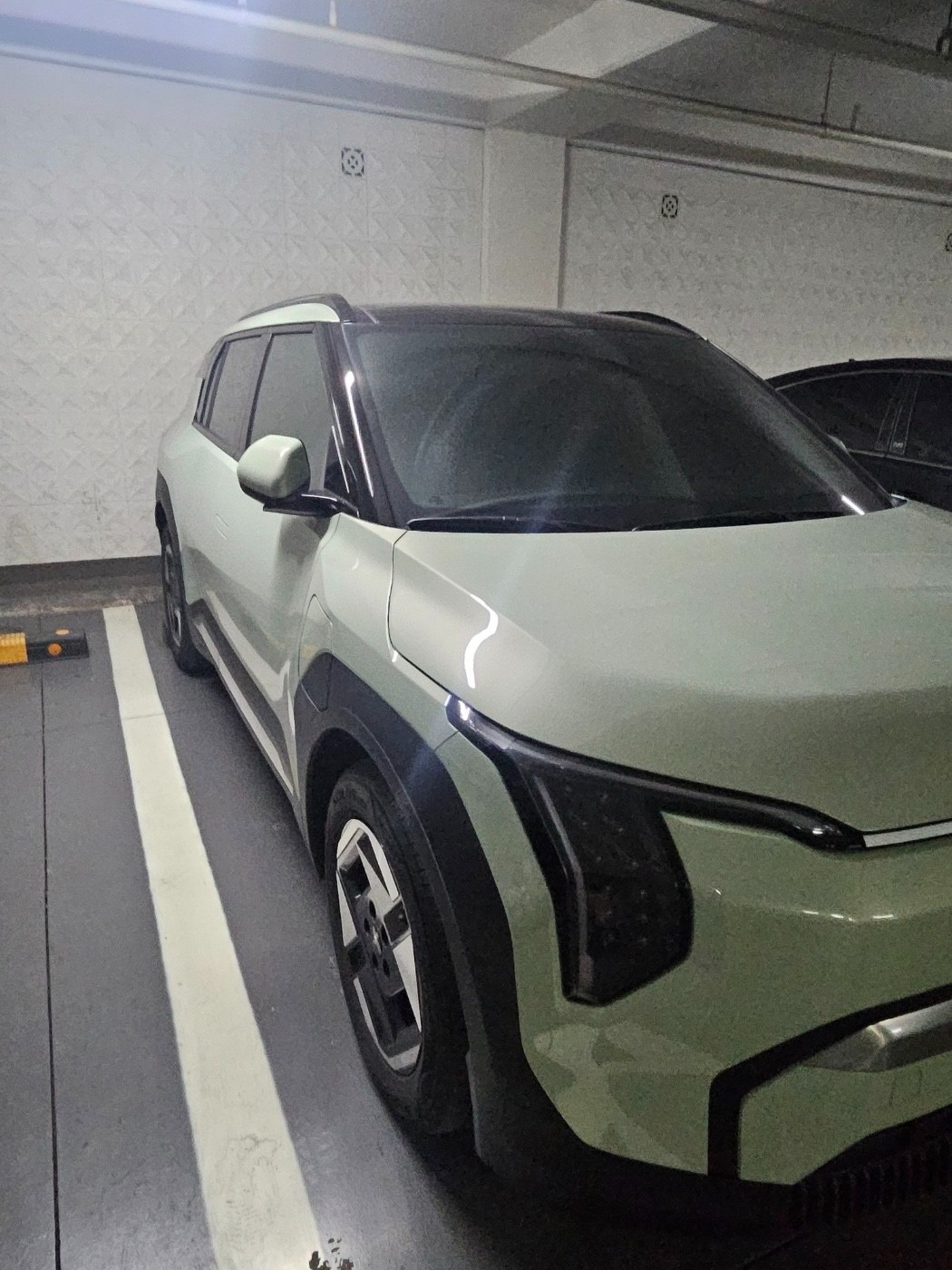 EV3 SV1 BEV(롱레인지/81.4kWh) FWD 어스(501km) 매물 썸네일