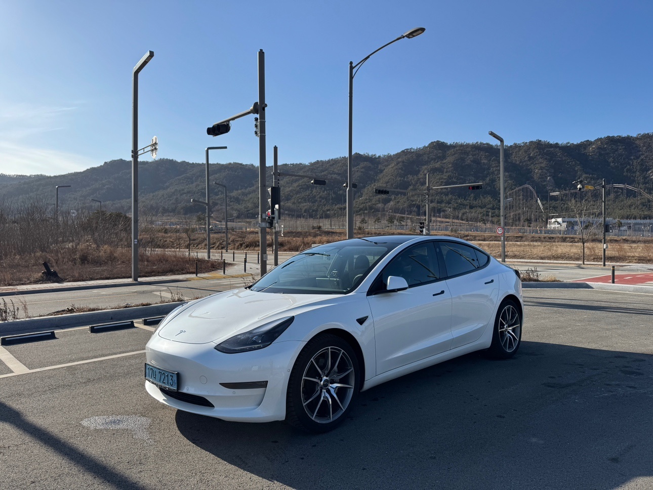 모델 3 BEV(75kWh) AWD 롱 레인지 매물 썸네일