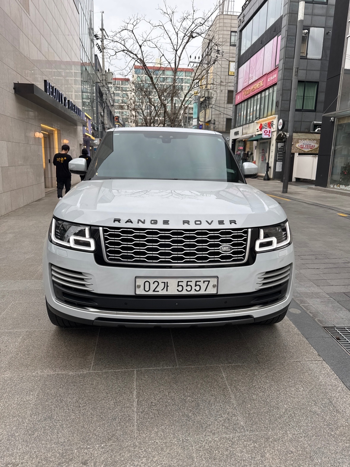 레인지로버 L405 5.0 SC V8 보그 SE (SWB) 매물 썸네일