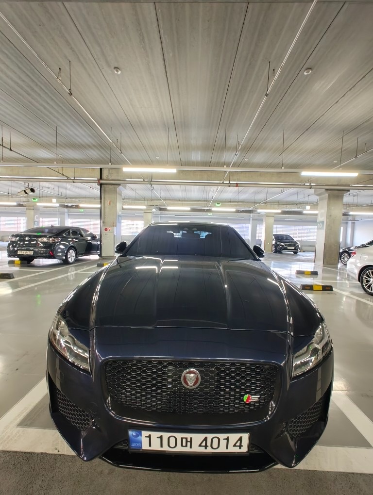 XF X260 35 t AWD R-Sport 매물 썸네일