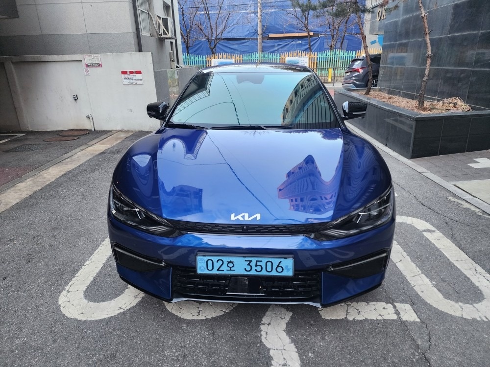 EV6 CV BEV(롱레인지/77.4kWh) AWD GT-Line(403km) 매물 썸네일