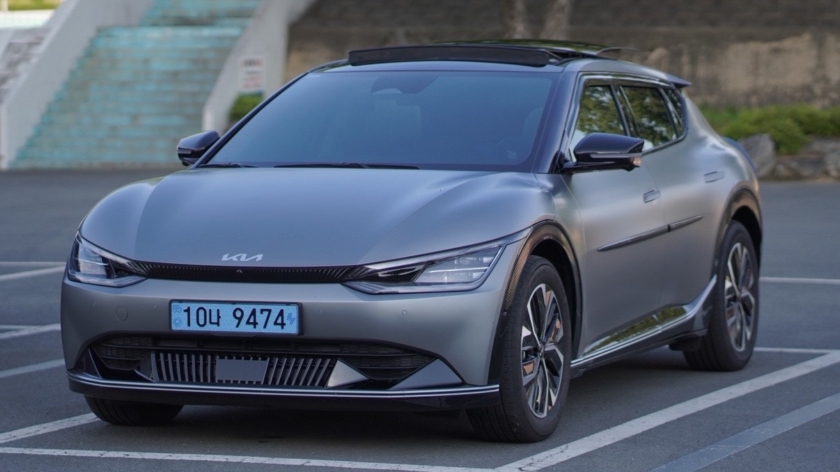 EV6 CV BEV(롱레인지/77.4kWh) RWD 어스(470km) 매물 썸네일