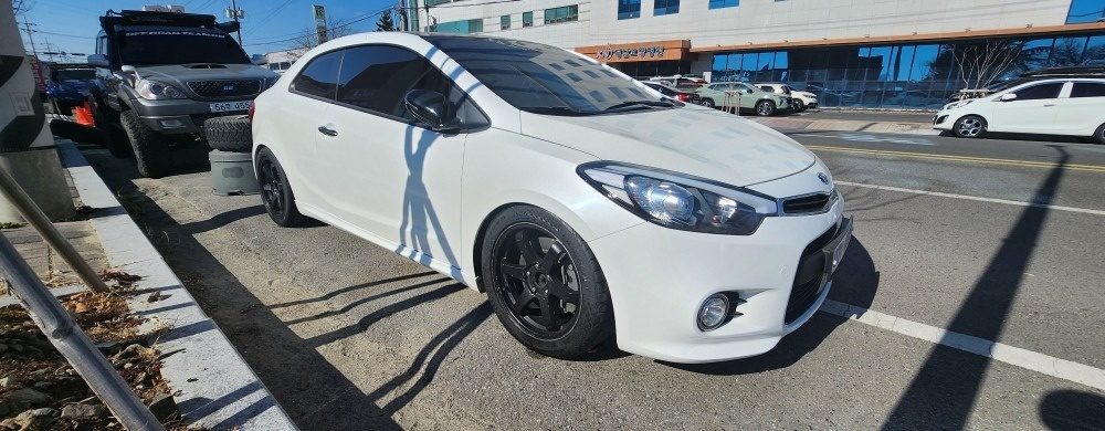 K3 쿱 YK 2DR 1.6T FWD 트렌디 매물 썸네일