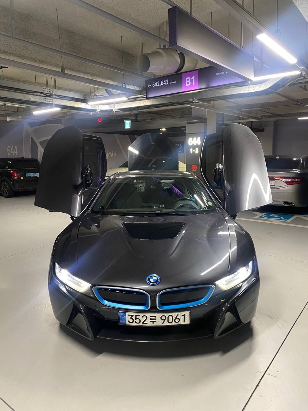 i8 I12 1.5 PHEV 쿠페 4WD 전기형 (231마력) 매물 썸네일