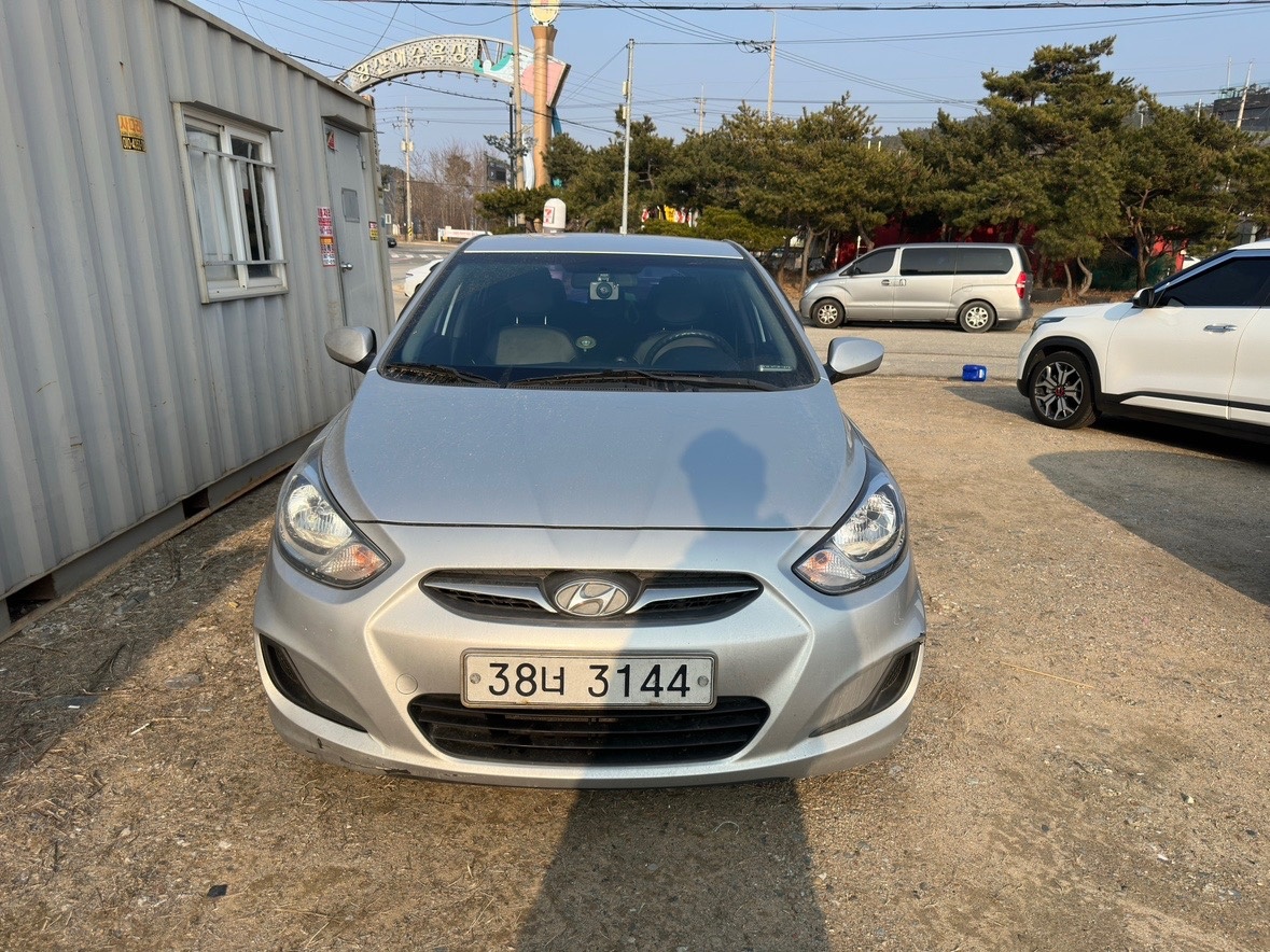 신형 엑센트 RB 4DR 1.6 디젤 스마트 매물 썸네일