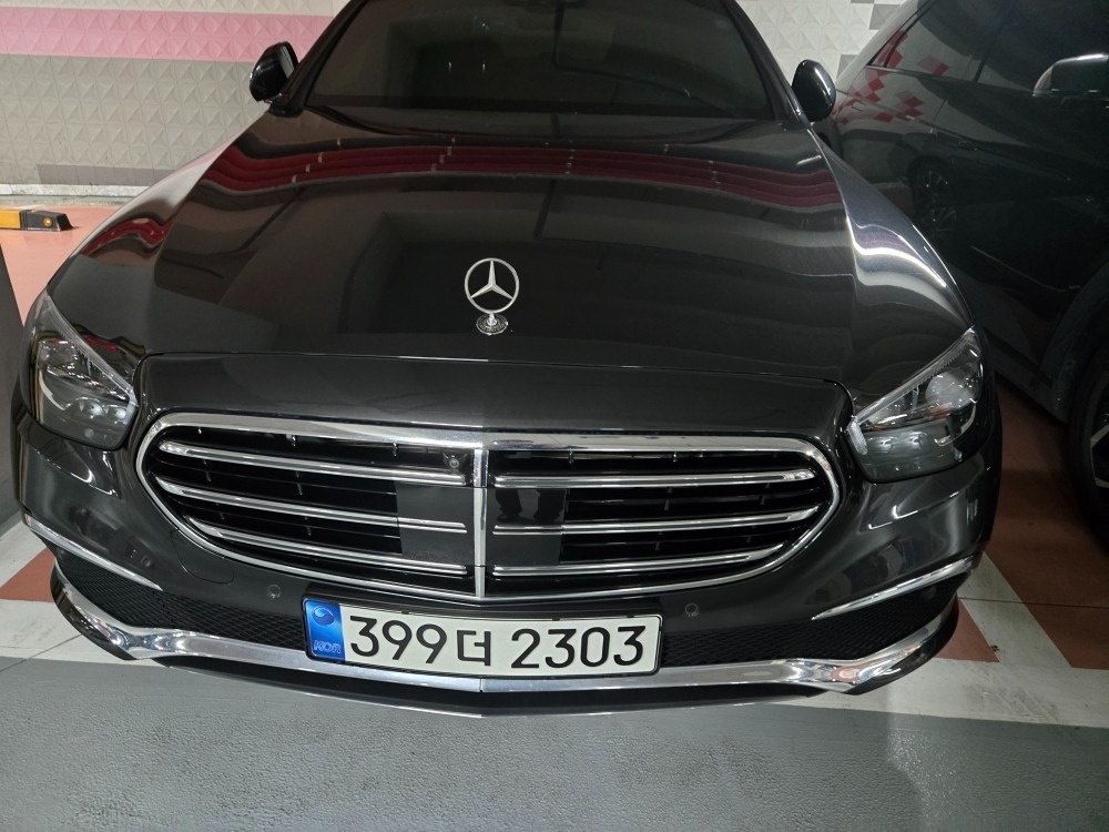 E 클래스 W213 E300 e 4Matic 후기형 (211마력) 익스클루시브 매물 썸네일