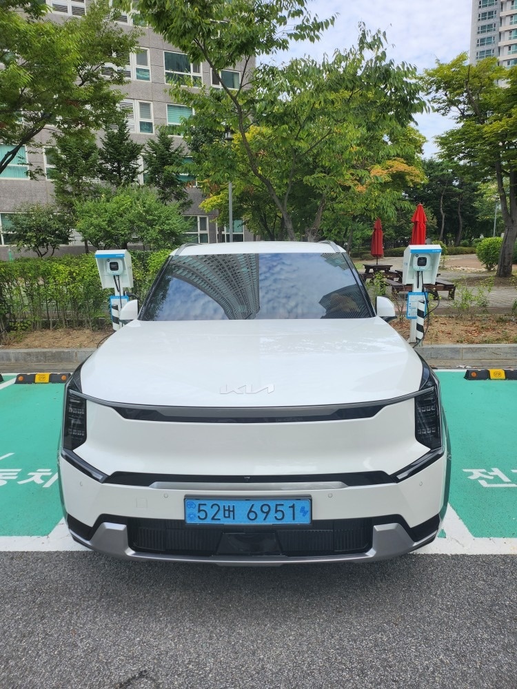 EV9 MV1 BEV(99.8kWh) RWD 어스(6인승) 매물 썸네일