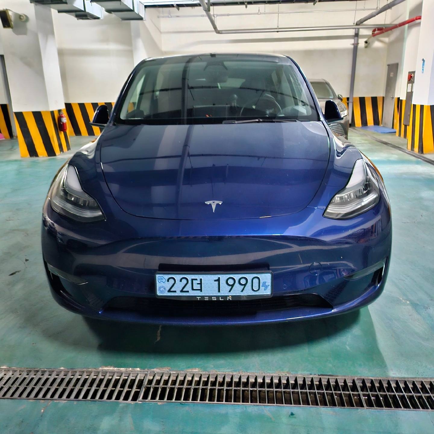 모델 Y BEV(89.2 kWh) AWD 롱 레인지 매물 썸네일