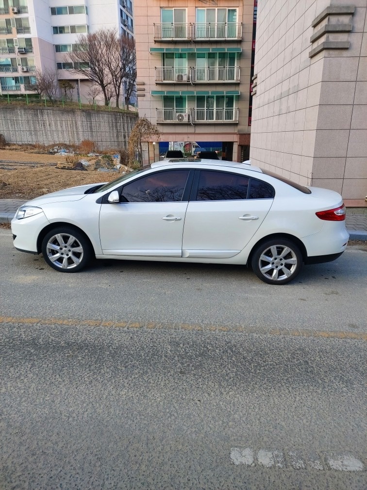 뉴 SM3 L38 가솔린 1.6 FWD RE 매물 썸네일