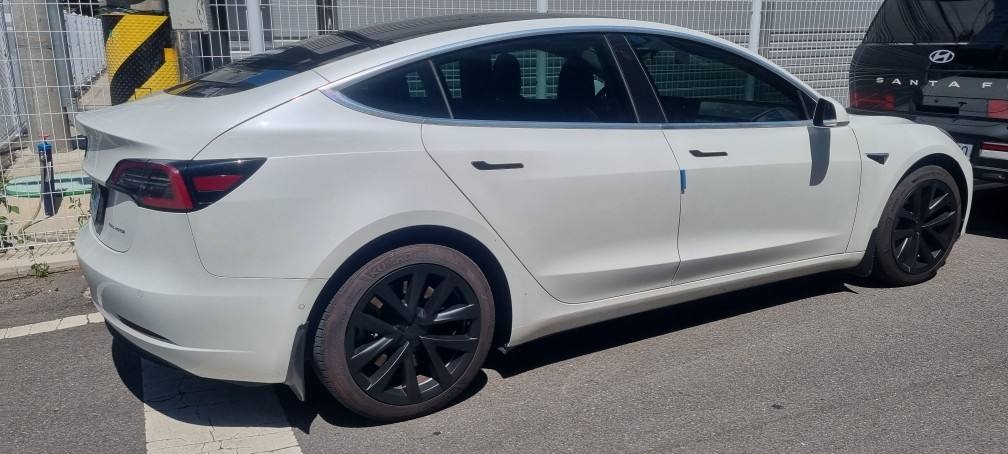 모델 3 BEV(75kWh) AWD 롱 레인지 매물 썸네일