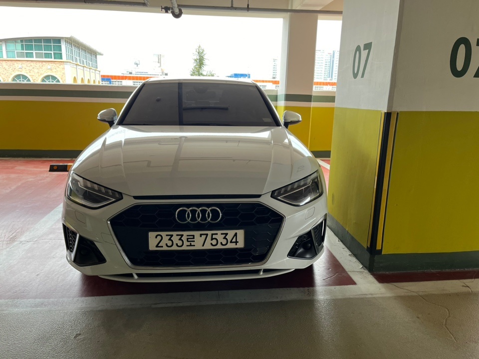 A4 B9/8W 30 TDI (150마력)프리미엄 매물 썸네일