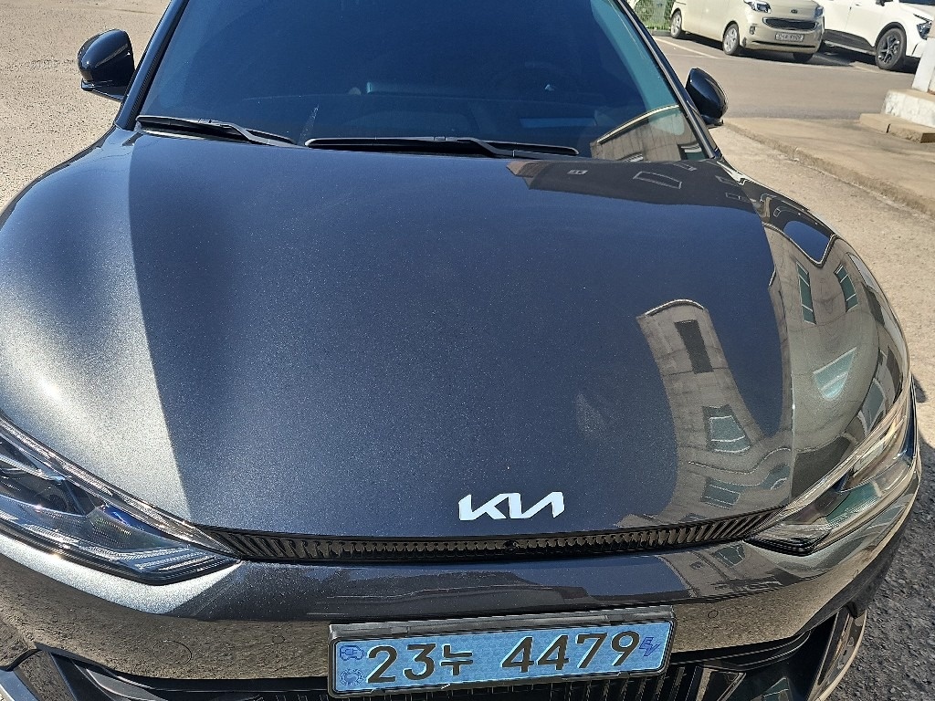 EV6 CV BEV(롱레인지/77.4kWh) AWD 어스(441km) 매물 썸네일