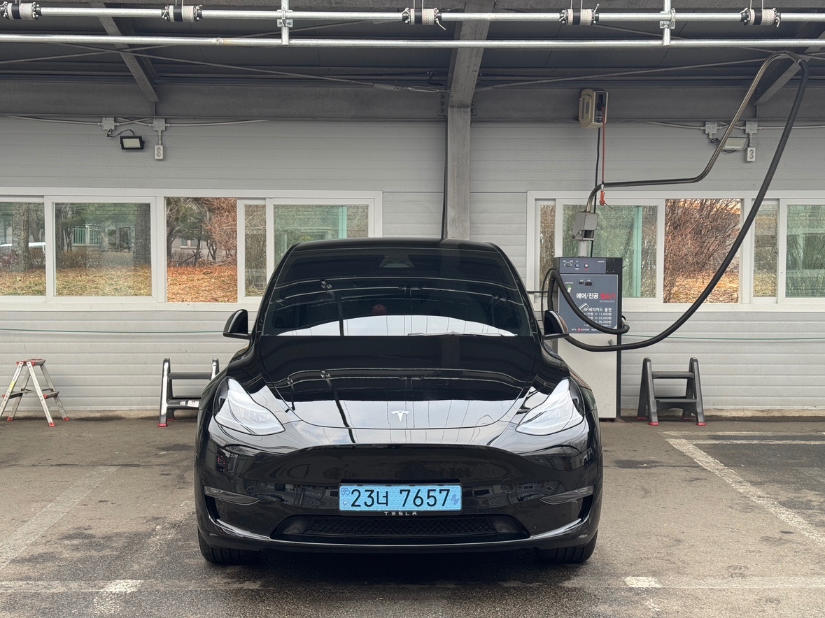 모델 Y BEV(75kWh) AWD 롱 레인지 매물 썸네일