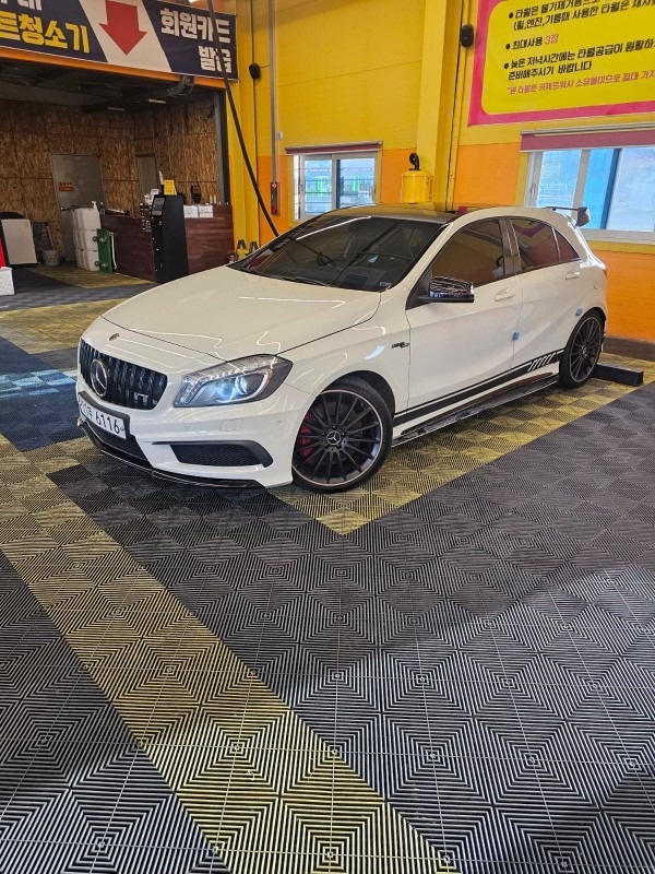 A 클래스 W176 A45 amg 4Matic (388마력) 매물 썸네일