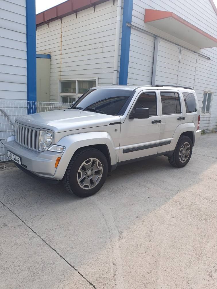 리버티 Ⅱ 3.7 4WD 스포츠 매물 썸네일