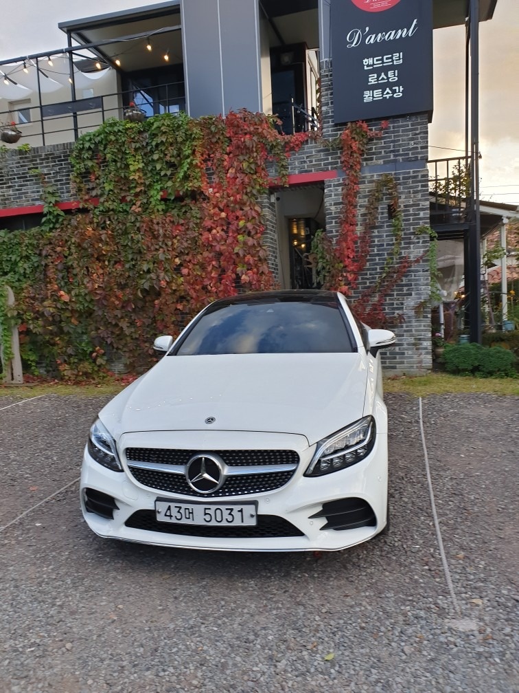 C 클래스 W205 C220 d Coupe 4Matic (163마력)AMG Line 매물 썸네일