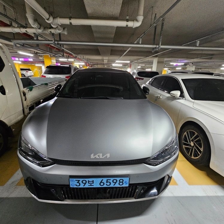 EV6 CV BEV(롱레인지/77.4kWh) RWD 어스(470km) 매물 썸네일