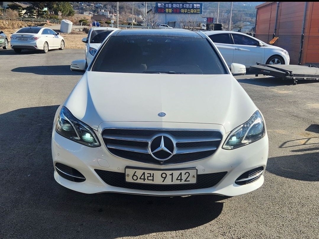 E 클래스 W212 E250 블루텍 4Matic 후기형 (204마력)아방가르드 매물 썸네일