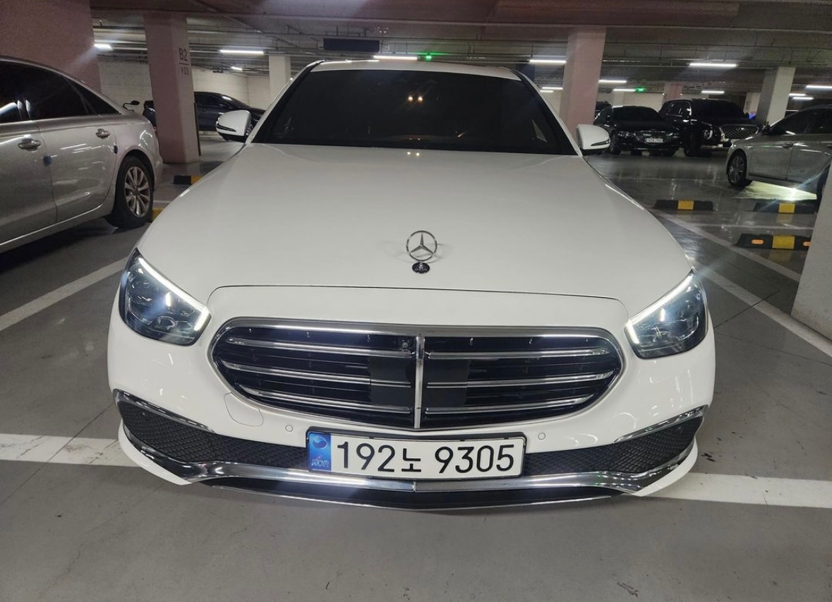 E 클래스 W213 E300 e 4Matic 후기형 (211마력) 익스클루시브 매물 썸네일