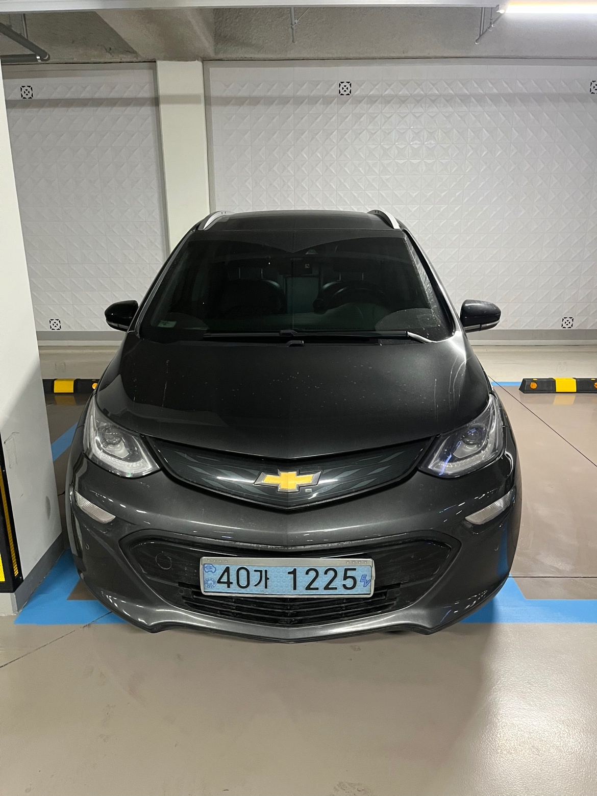 볼트 BEV(66kWh/414km) FWD 프리미어 매물 썸네일