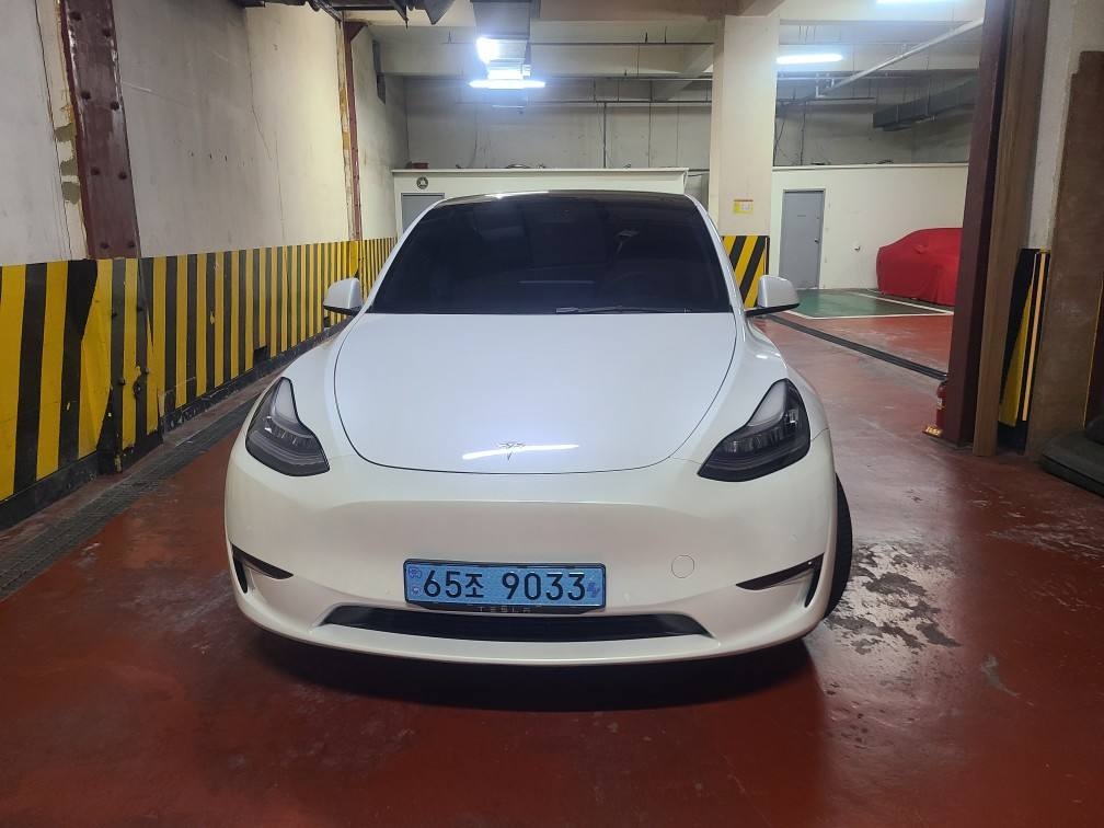 모델 Y BEV(89.2 kWh) AWD 롱 레인지 매물 썸네일