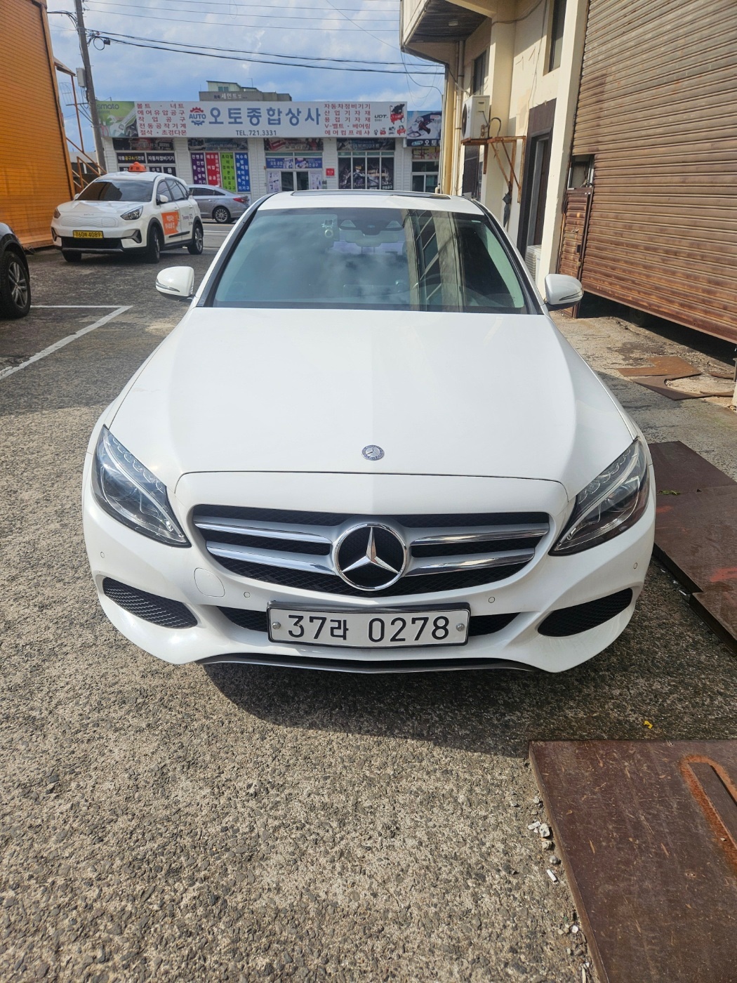 C 클래스 W205 C220 d (170마력)아방가르드 매물 썸네일