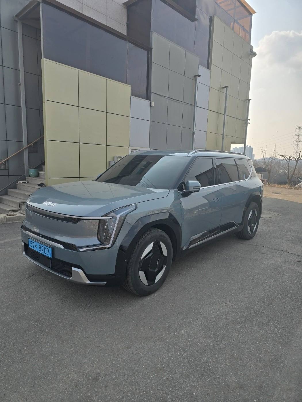 EV9 MV1 BEV(롱레인지/99.8kWh) RWD 어스(6인승) 매물 썸네일
