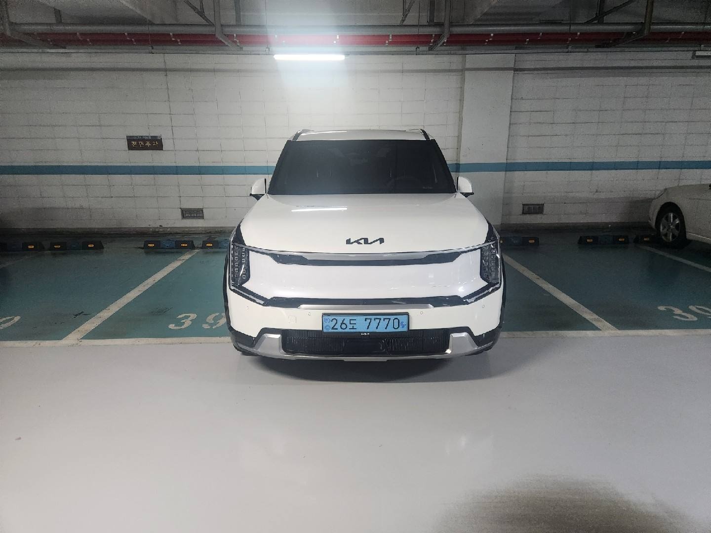 EV9 MV1 BEV(롱레인지/99.8kWh) 4WD 어스(6인승-릴렉션) 매물 썸네일