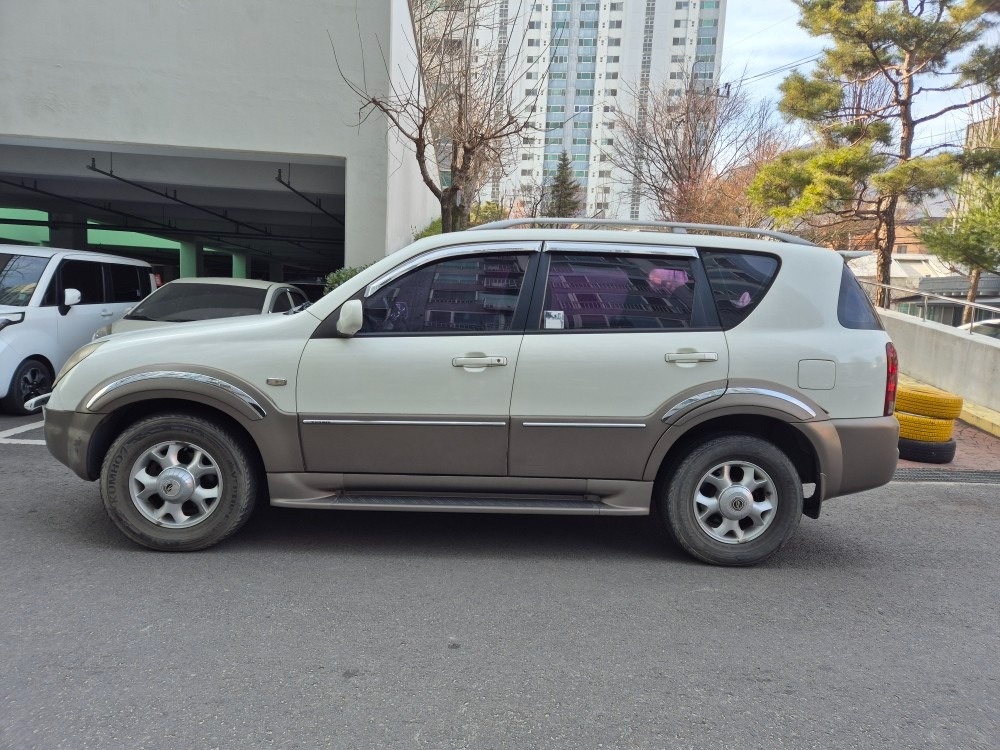 뉴 렉스턴 Y200 7인승(디젤 RX5 EDi) 4WD 노블레스 매물 썸네일