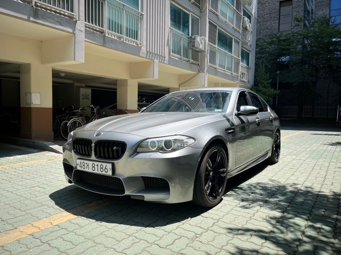 M5 F10 4.4T 세단 (560마력) 매물 썸네일