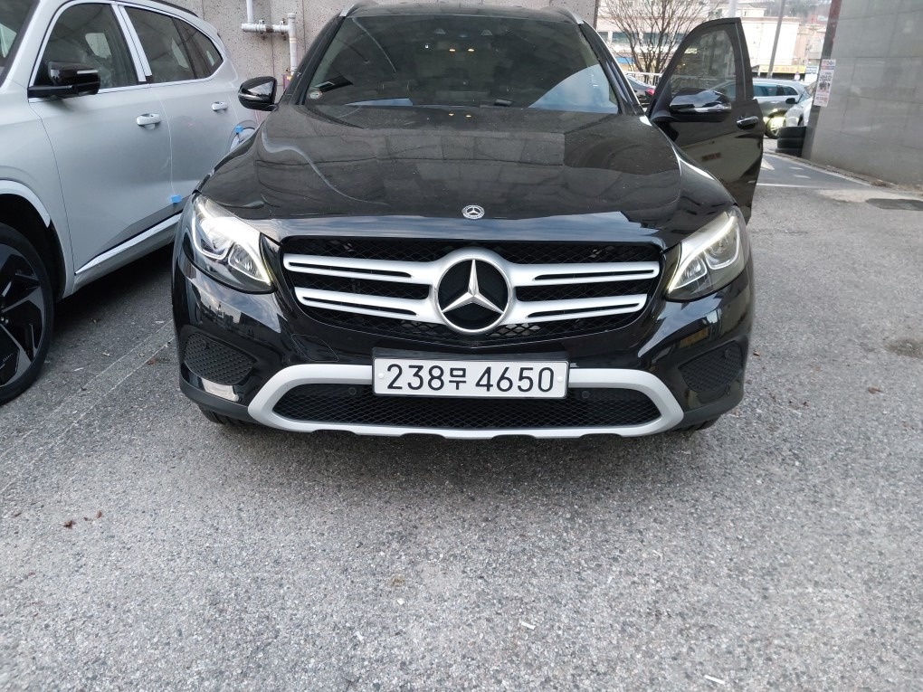 GLC X253 GLC350 e 4Matic 전기형 (211마력) 매물 썸네일