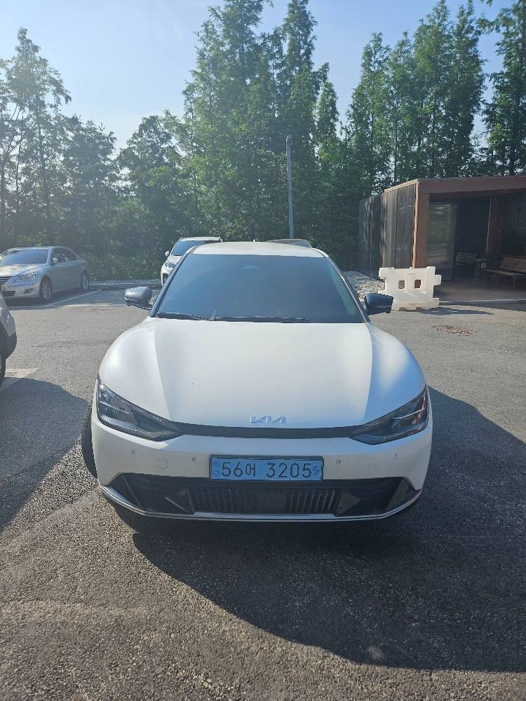 EV6 CV BEV(롱레인지/77.4kWh) RWD 어스(470km) 매물 썸네일