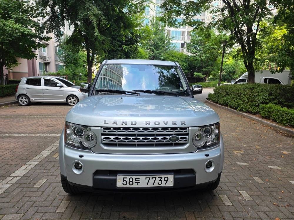 디스커버리 4 L319 3.0 TD V6 SE 매물 썸네일