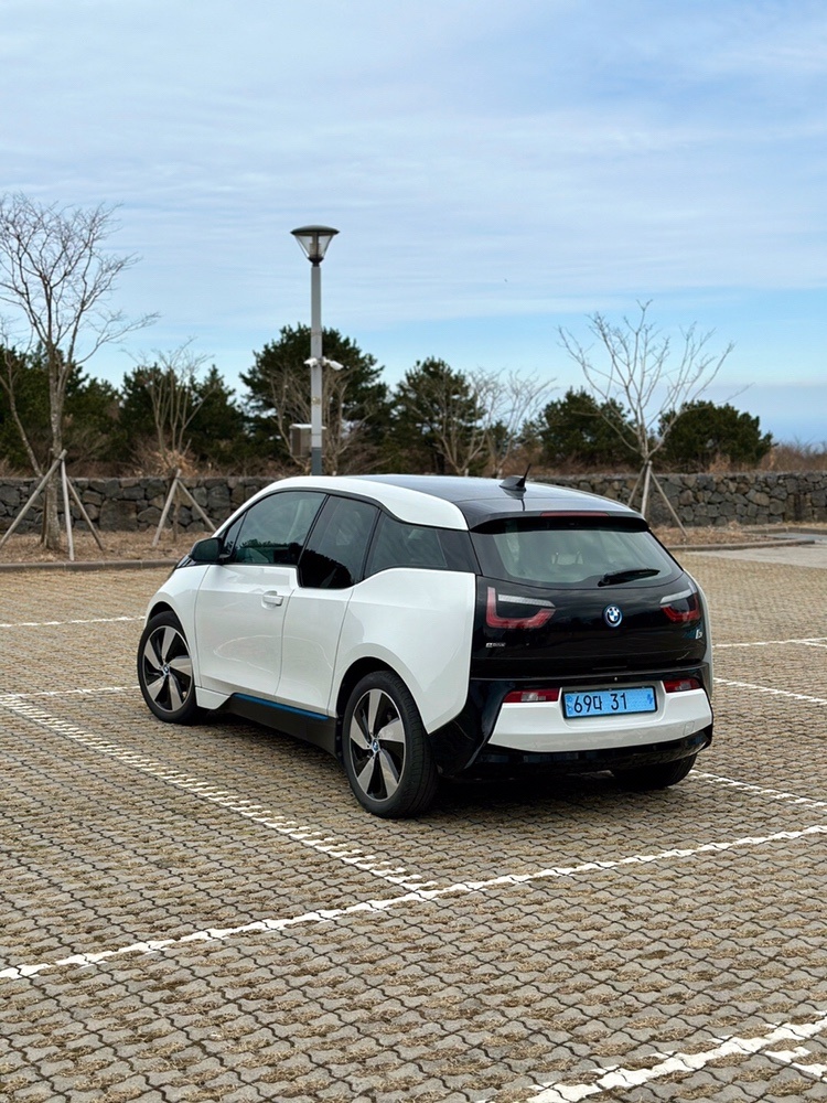 i3 IO1 BEV(27.2kWh) FWD 룩스 매물 썸네일