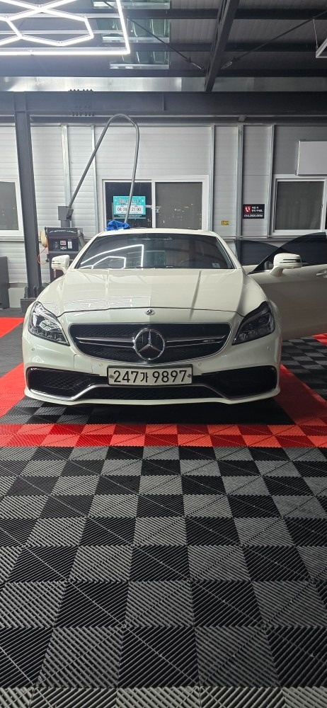 CLS 클래스 W218 CLS63 amg 4Matic 후기형 (575마력) 매물 썸네일