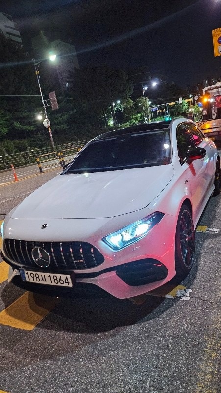 A 클래스 W177 A45amg 해치백 4Matic 전기형 (387마력) 매물 썸네일