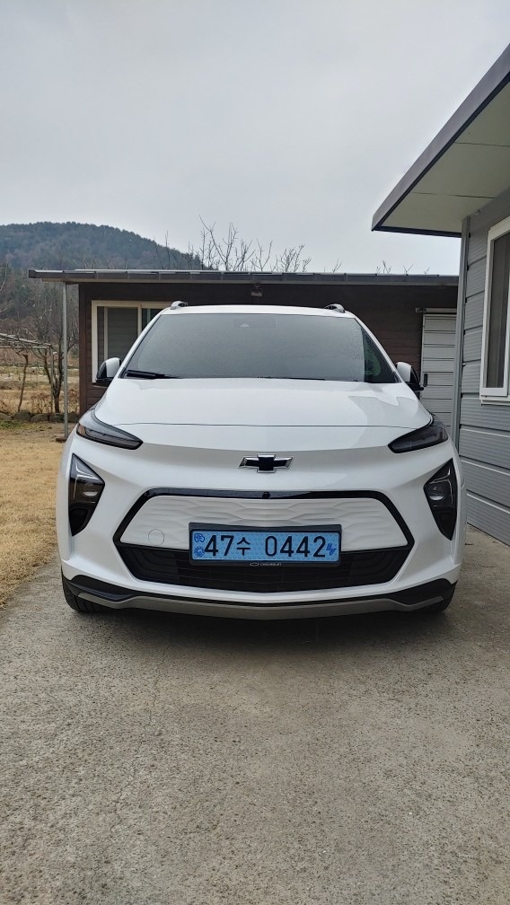 볼트 EUV BEV(66KWh/402km) FWD 프리미어 매물 썸네일